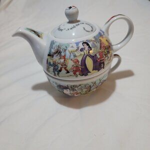 Paul Cardew Design England 2012 - Snow White Poisoned Apple Porcelain Teapot